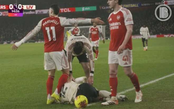 绝了，对方受伤还动手！阿森纳惹大麻烦，球迷谴责，或遭英超追罚